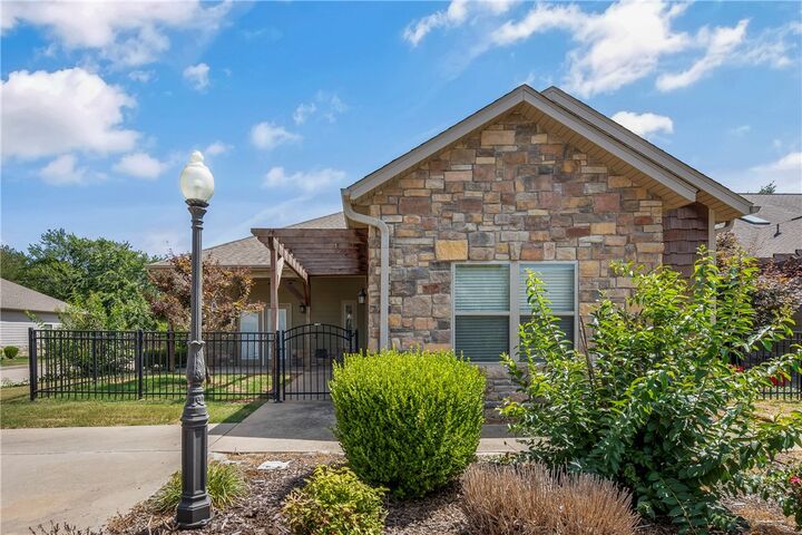 Property Photo:  2007 Dixieland Road  AR 72758 