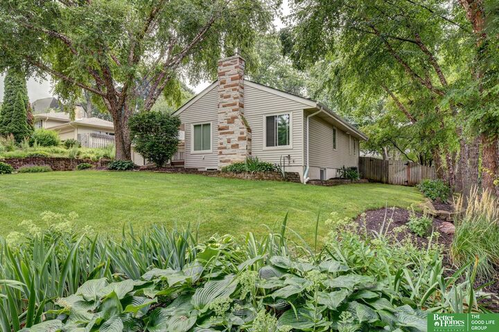 Property Photo: 10329 Pinehurst Avenue NE 68124-9999
