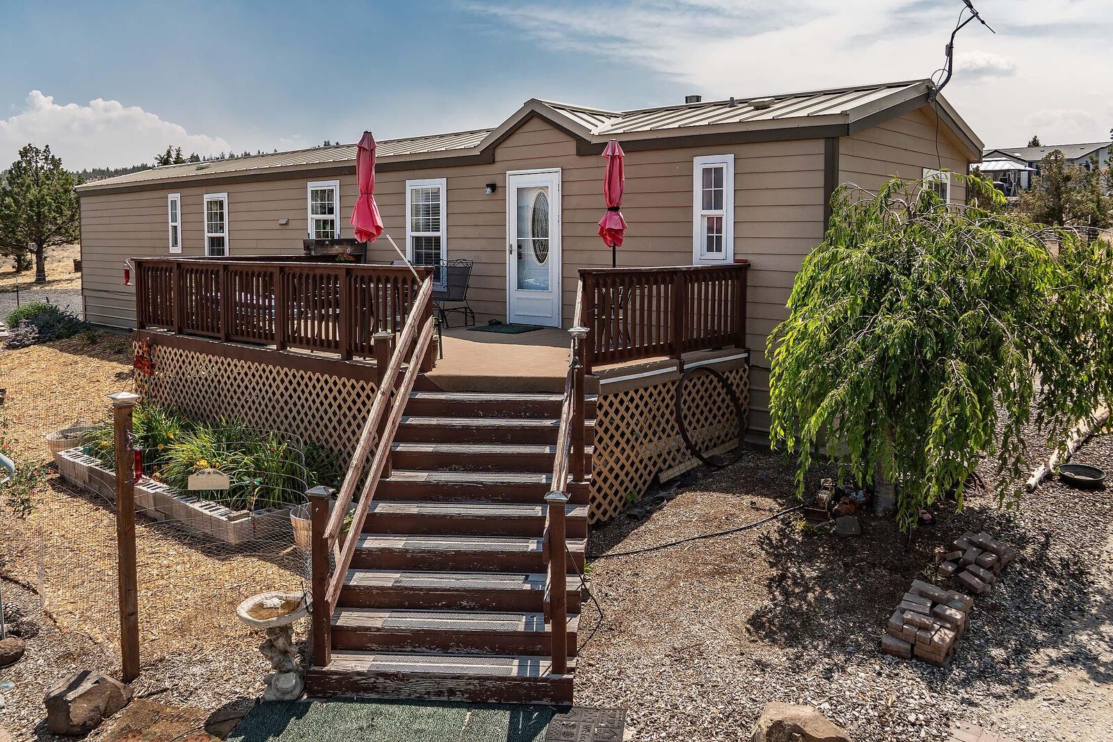 Property Photo: 14896 SE Lee Way OR 97754