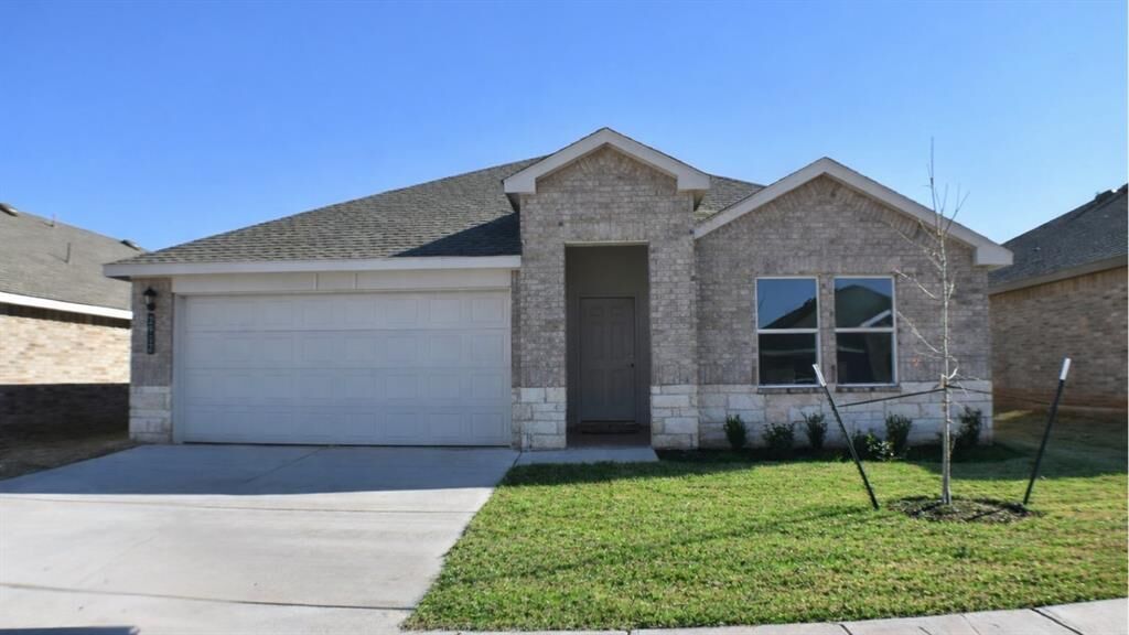 Property Photo:  2912 Ember Drive  OK 73099 