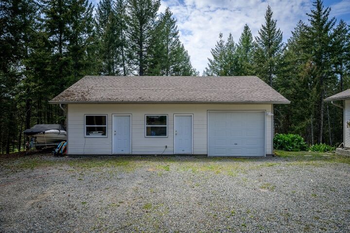 Photo de la propriété:  2959 Piva Road  BC V0E 3E0
