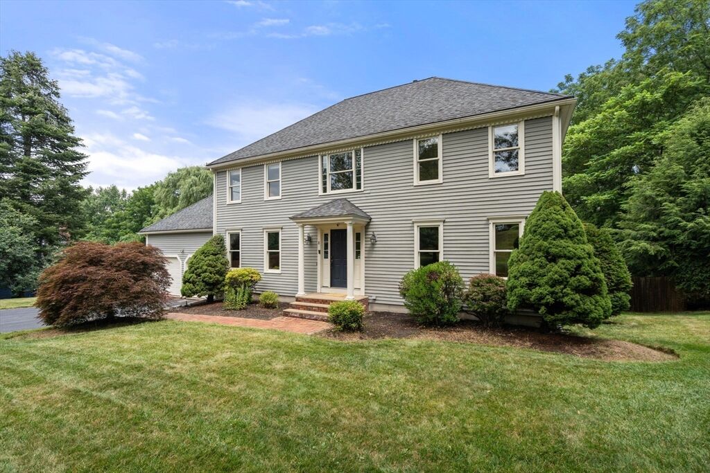 Property Photo:  8 Piccadilly Way  MA 01581 