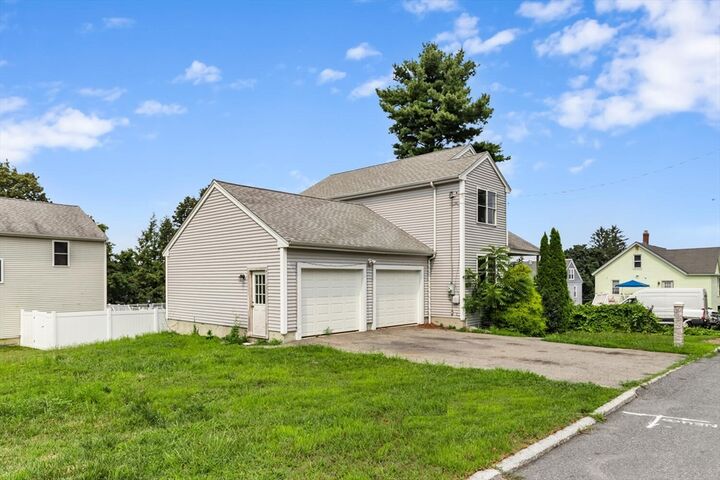 Property Photo:  8 Aberdeen St  MA 01850 