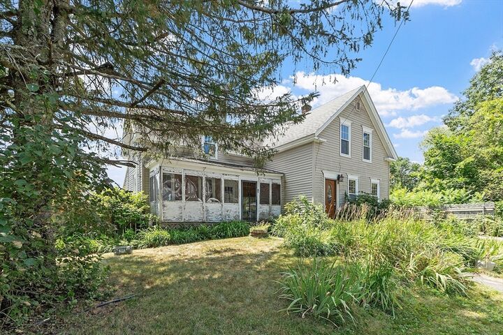 Property Photo:  18 Pearl St  MA 01475 
