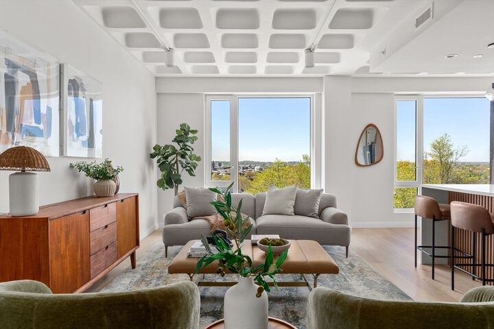 Property Photo:  125 Lowell Street 303  MA 02143 