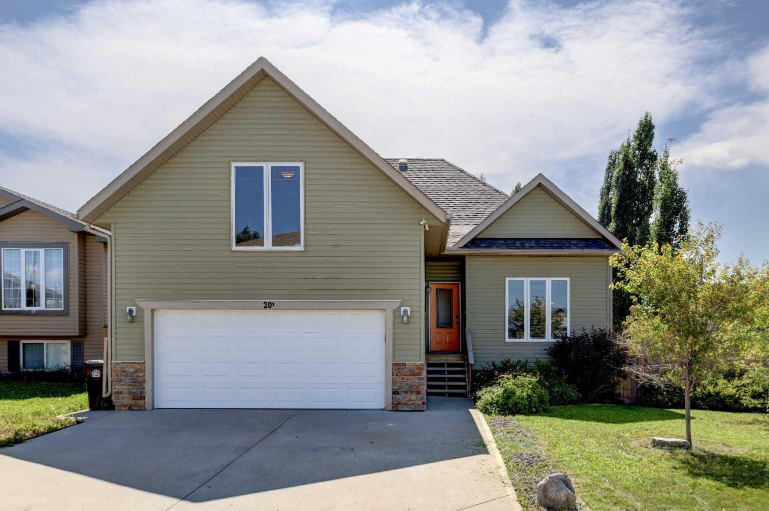 Property Photo: 201 11A Avenue NE AB T0M 1X0