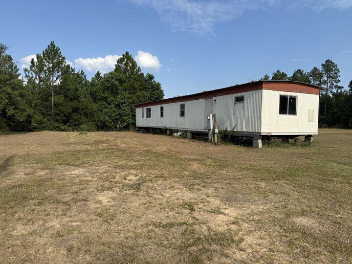 Property Photo: 2307 Churchman Rd LA 70656