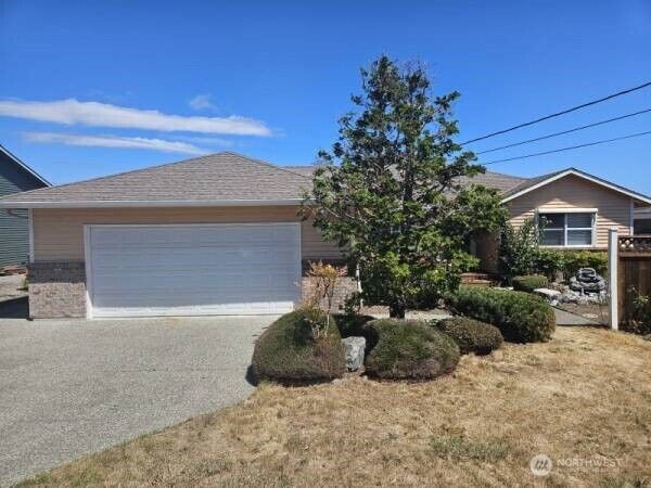 Property Photo:  1623  Country Club Drive  WA 98282 