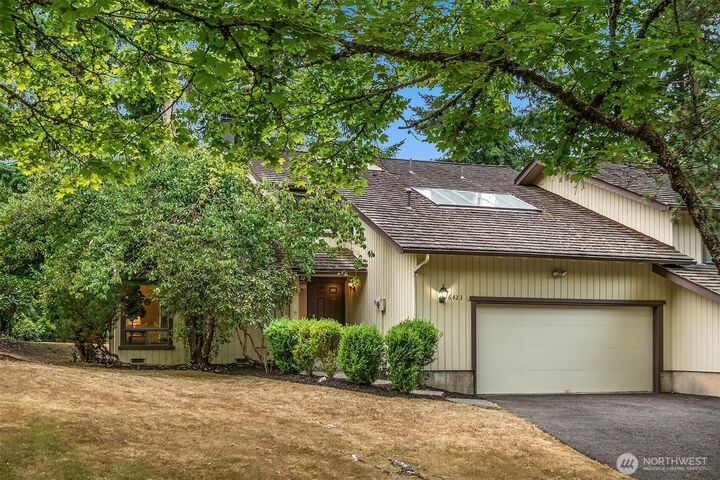 Property Photo:  6423  156th Place NE  WA 98052 