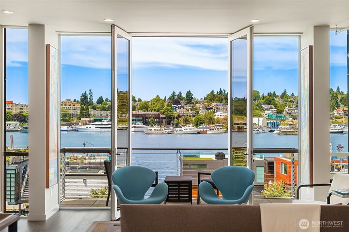 2836  Fairview Avenue E  Seattle WA 98102 photo