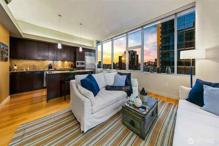 Property Photo: 909 5th Avenue 2105 WA 98164