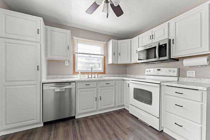 Property Photo: 719 E Harrison Street WI 54915-2213