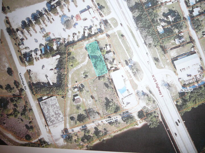 Property Photo: 904 Valley Lane FL 34946