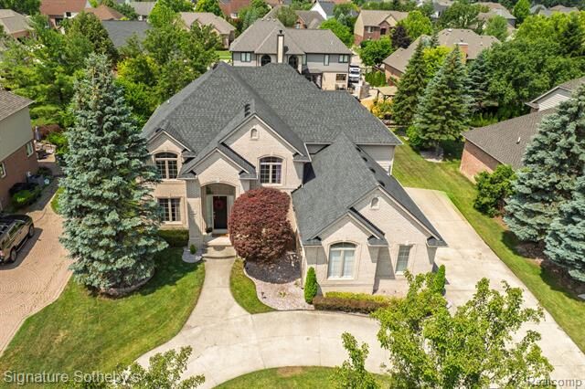 Property Photo:  55397 Apple Lane  MI 48316 