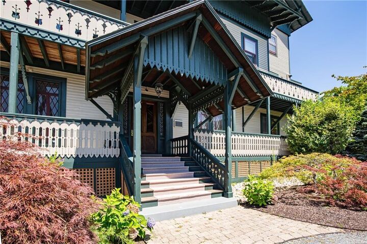 Property Photo:  35 Chastellux Avenue I  RI 02840 