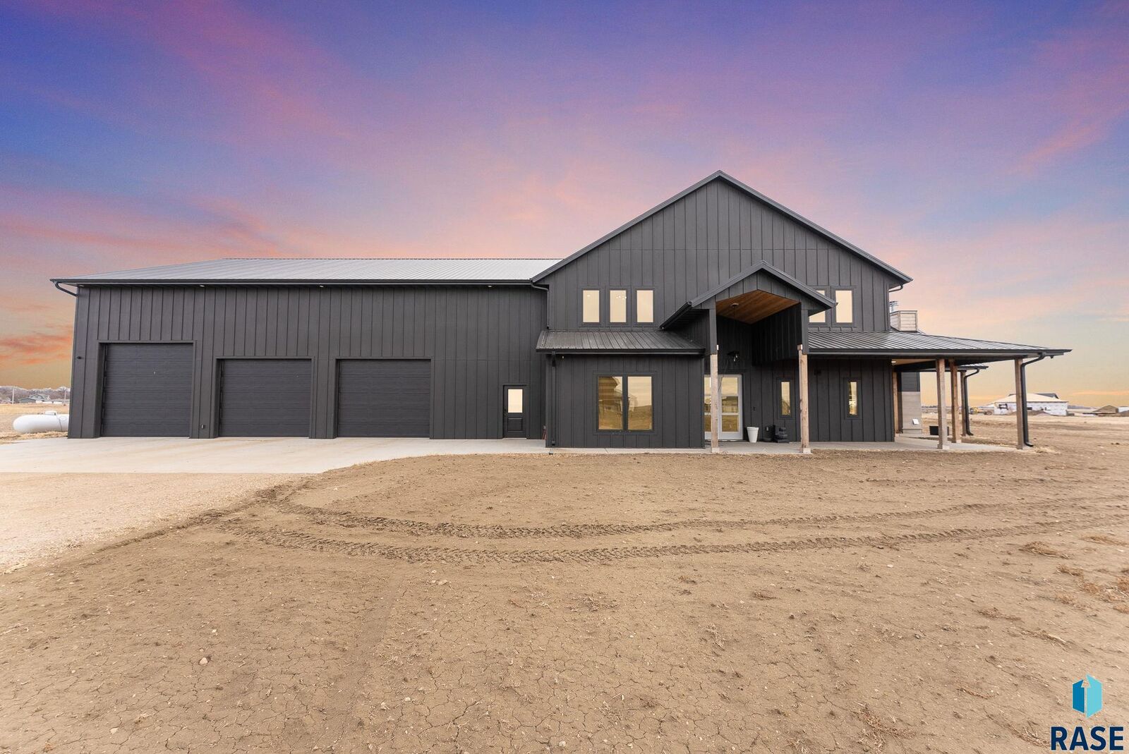 Property Photo: 27704 467th Ave SD 57039