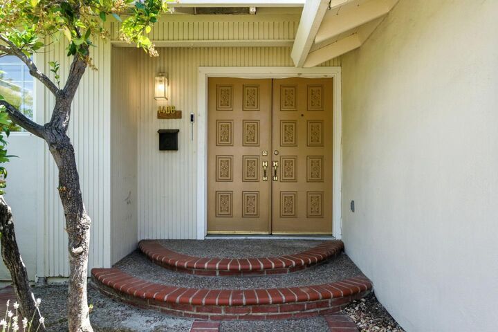 Property Photo: 1406 Hollenbeck Avenue CA 94087