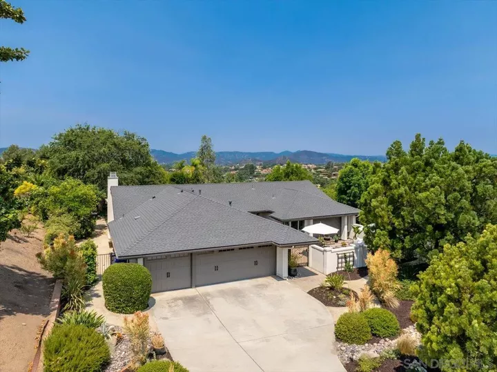 Property Photo: 17568 Saint Andrews Dr CA 92064