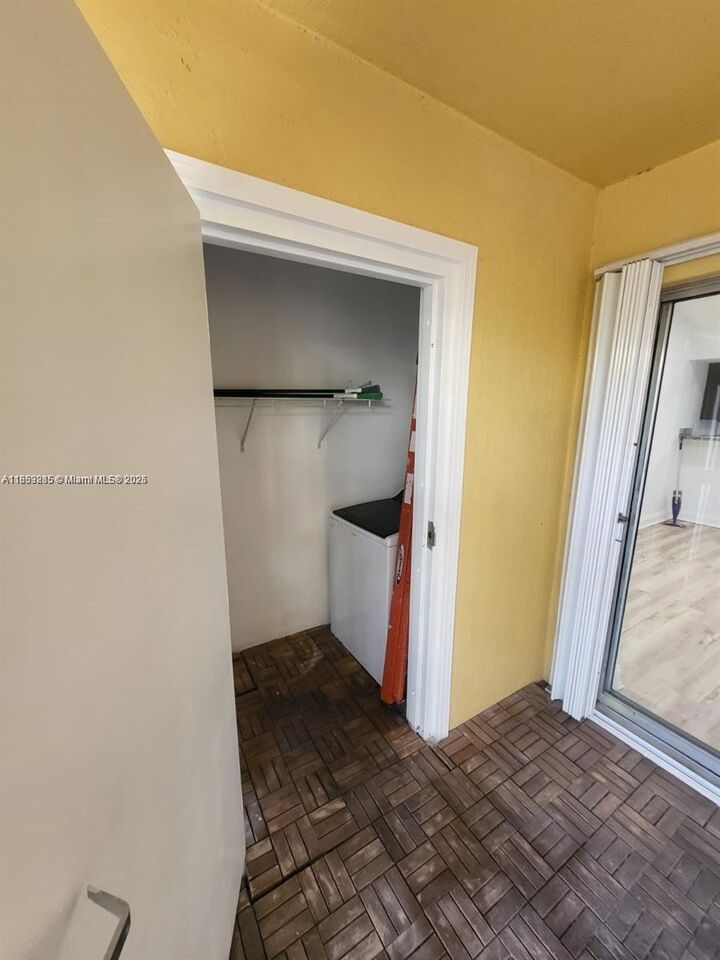 Property Photo: 15290 SW 106th Ln 315 FL 33196