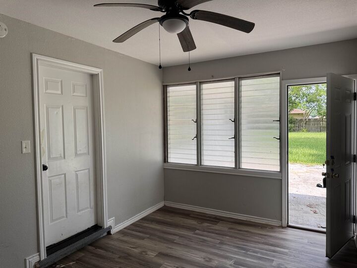 Property Photo:  289 Hampton  TX 77707 