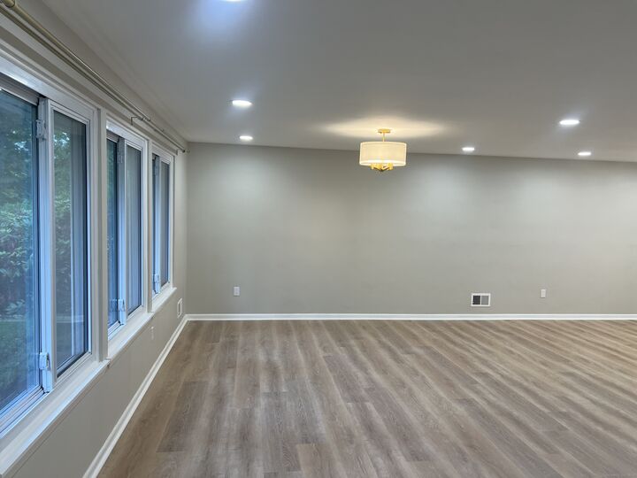 Property Photo: 1211 Farmington Avenue CT 06107