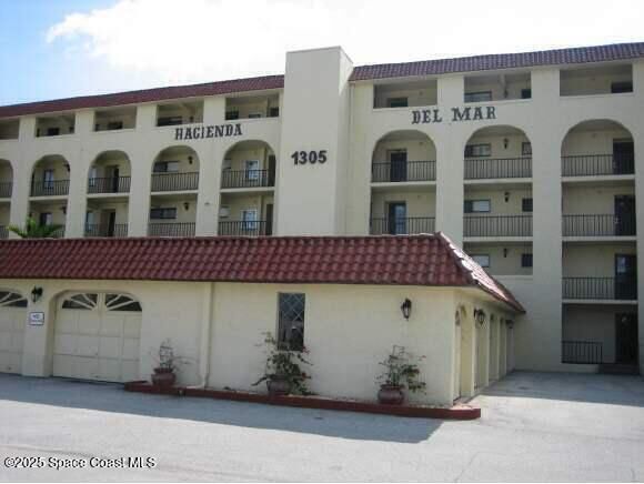 Property Photo: 1305 S Atlantic Avenue FL 32931