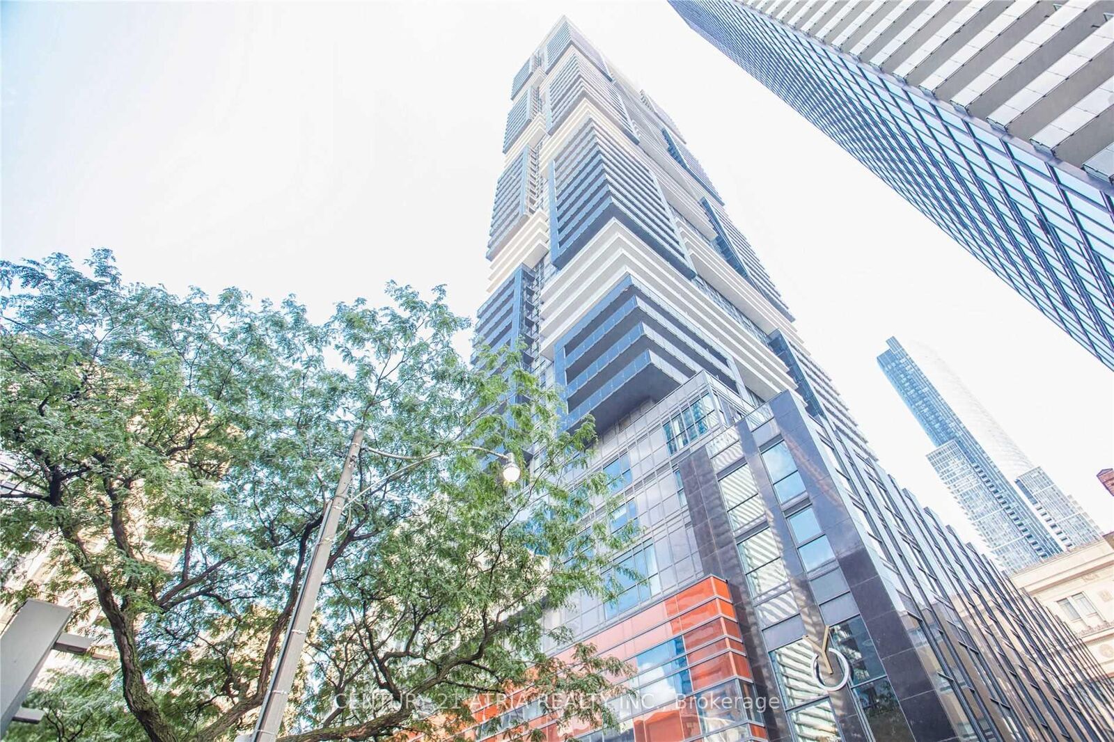 Property Photo: 7 Grenville Street 1805 ON M4Y 1A1