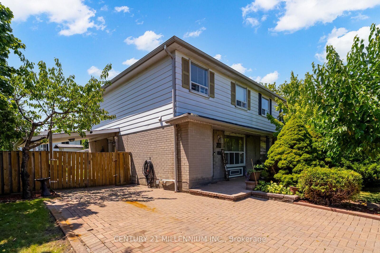 Photo de la propriété: 10 Greenwood Crescent ON L6S 1T3