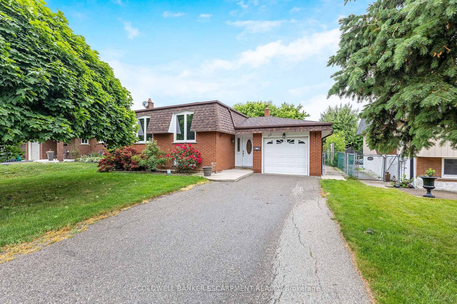 Property Photo: 37 Grassmere Crescent ON L6S 1C9