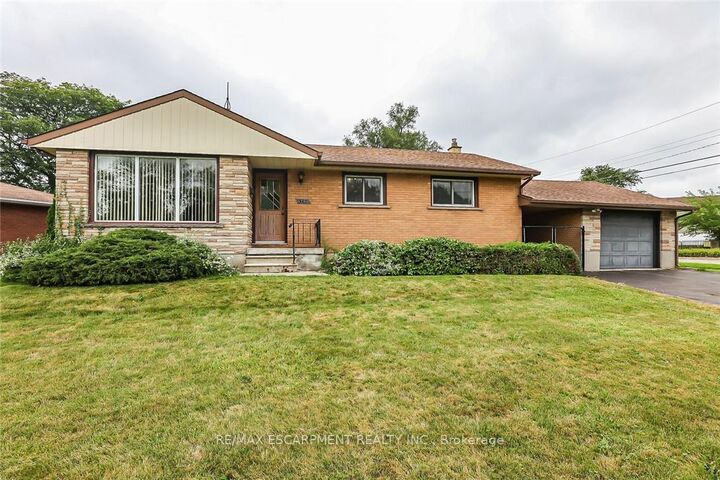 Property Photo: 5750 Hodgson Avenue ON L2H 1H5