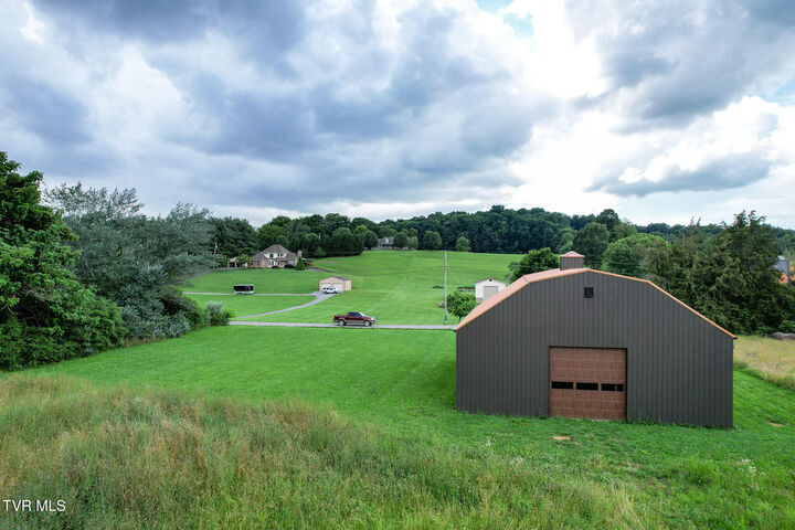 Property Photo: 945 Dashaway Road TN 37641