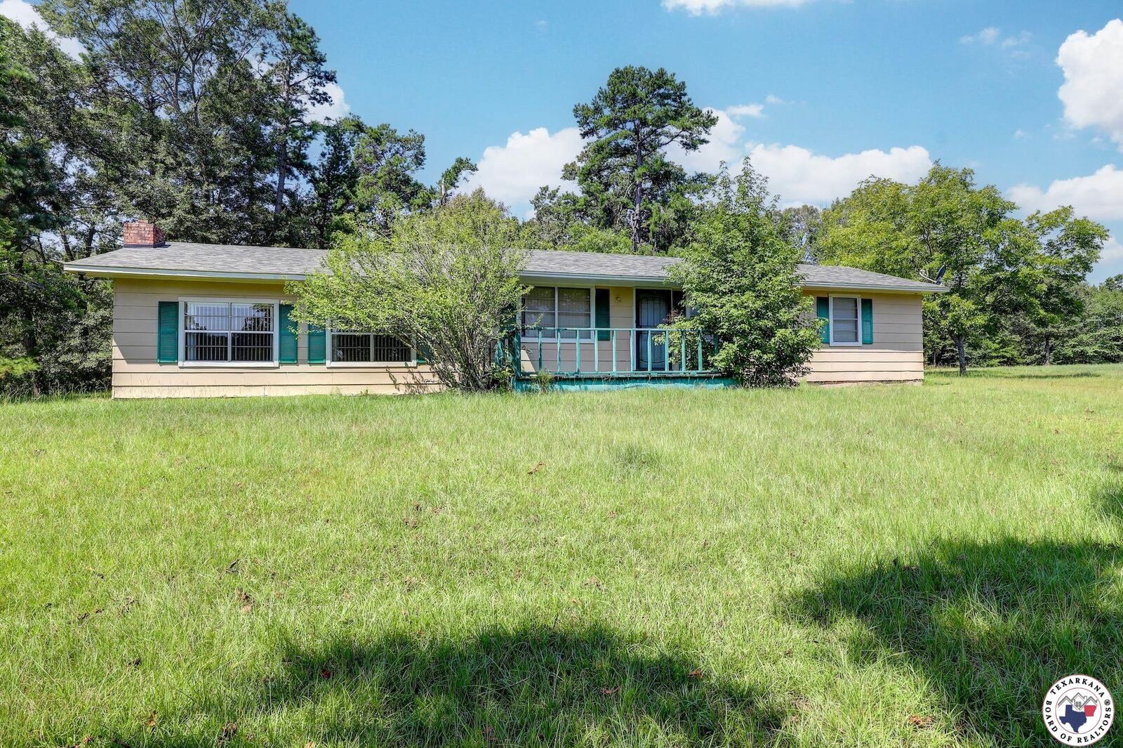 Property Photo:  85 County Road 3668  TX 75572 