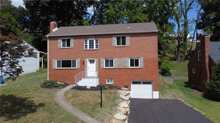 5135 S Passage Dr  Whitehall PA 15236 photo