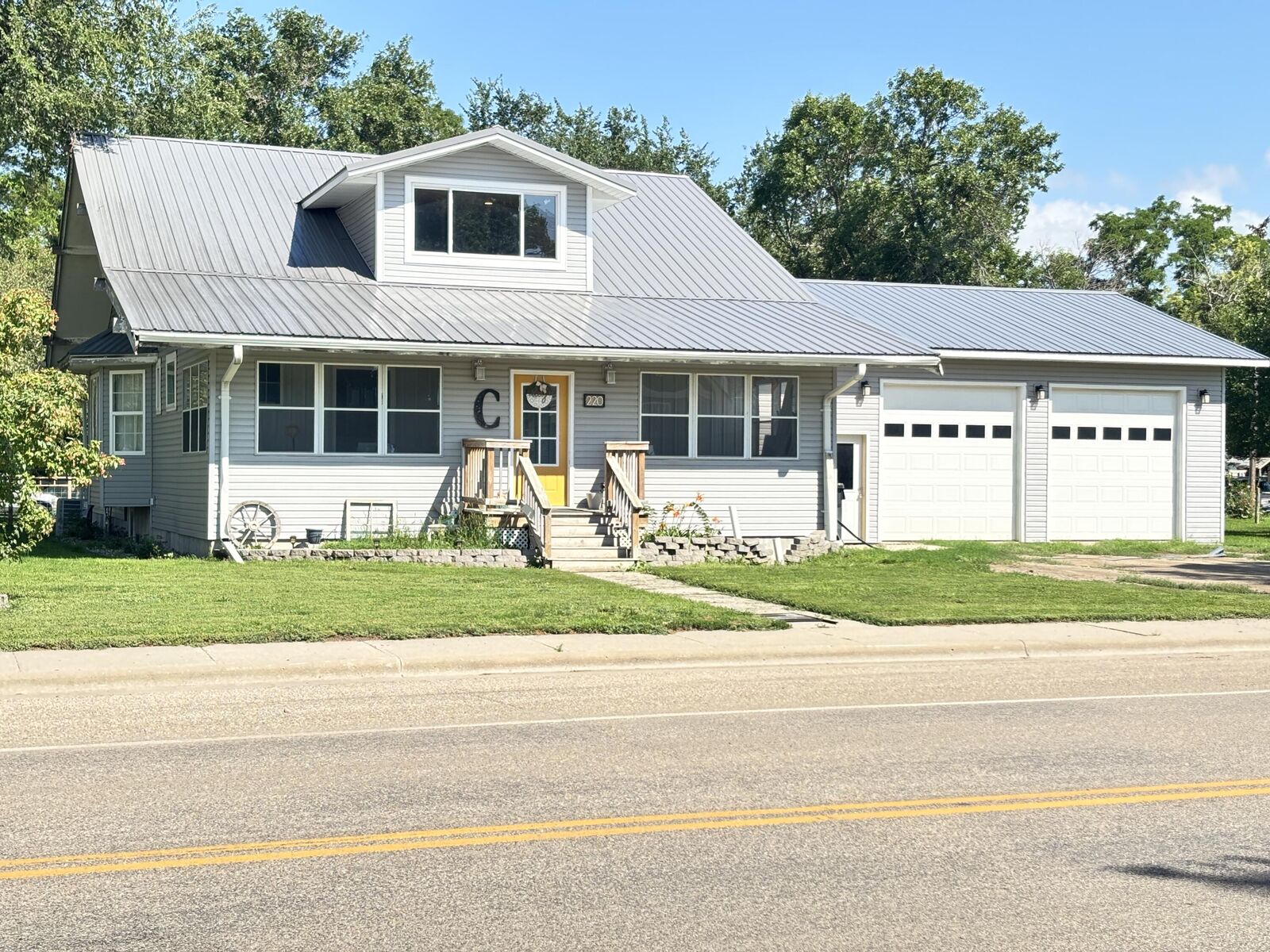 Property Photo:  220 4th St  SD 57451 