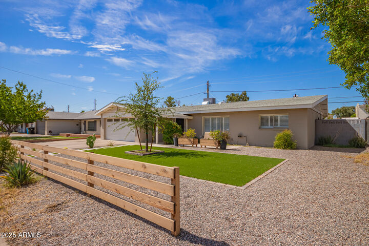 Property Photo:  2040 W Hazelwood Street  AZ 85015 