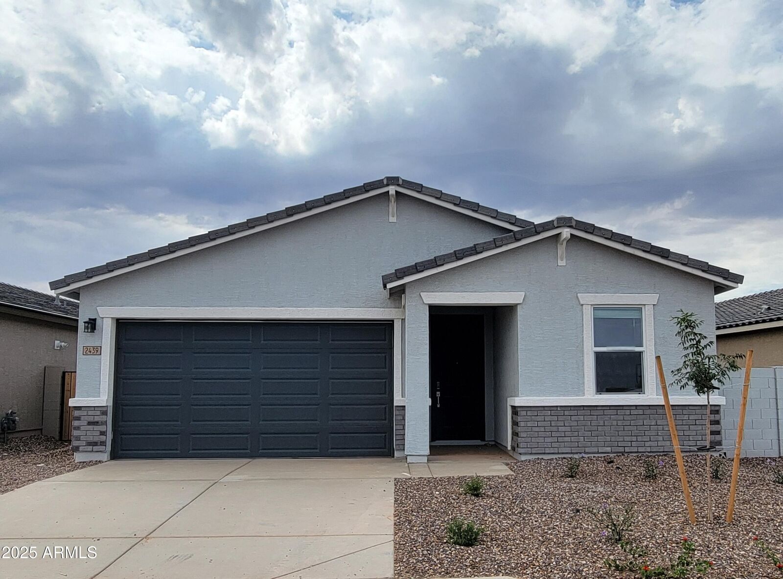 Property Photo: 2439 E Fortana Drive AZ 85143