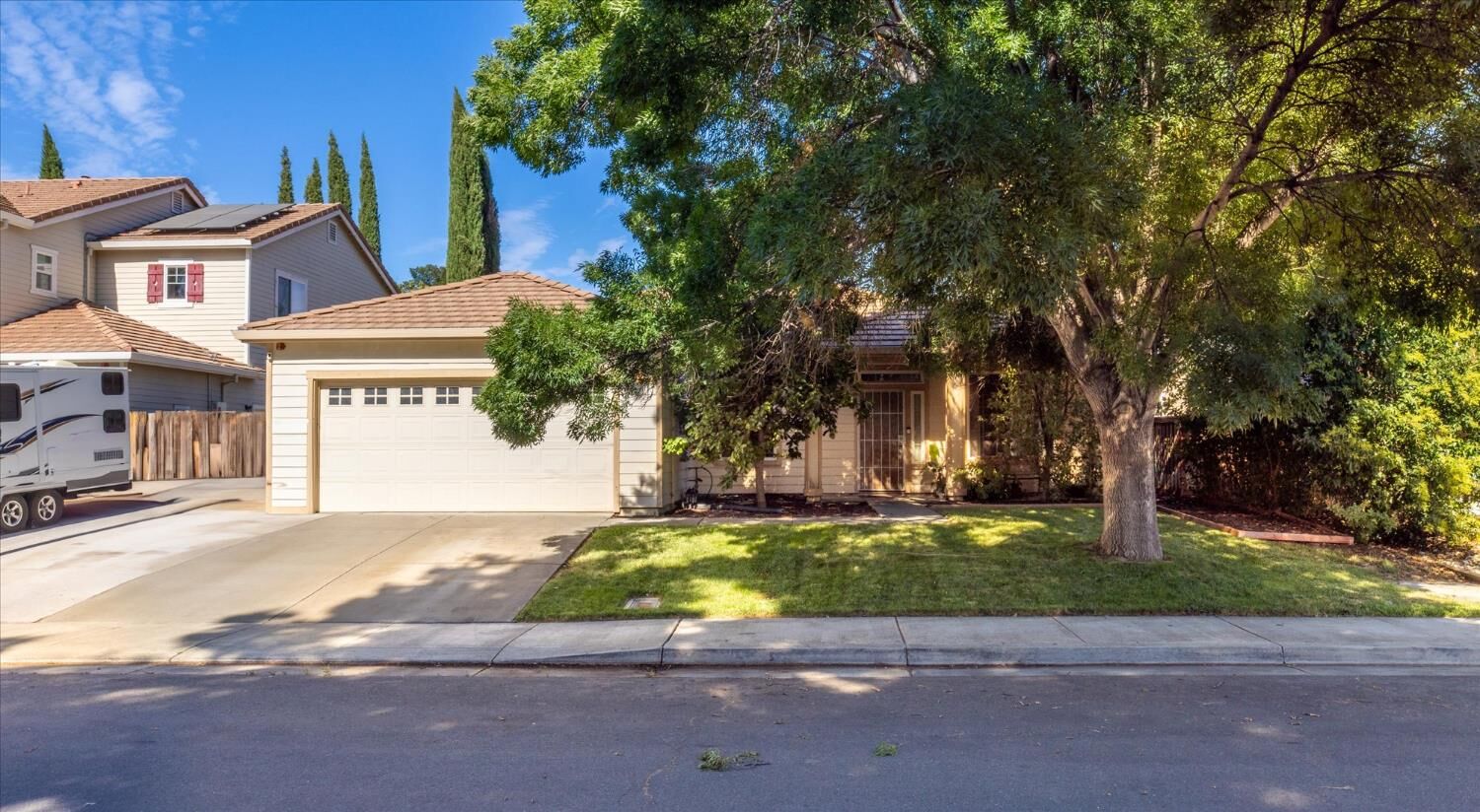 Property Photo:  627 Ivy Loop  CA 95694 