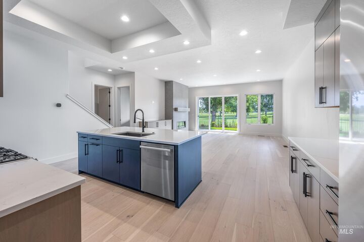 Property Photo:  6512 S Astoria Ave  ID 83642 