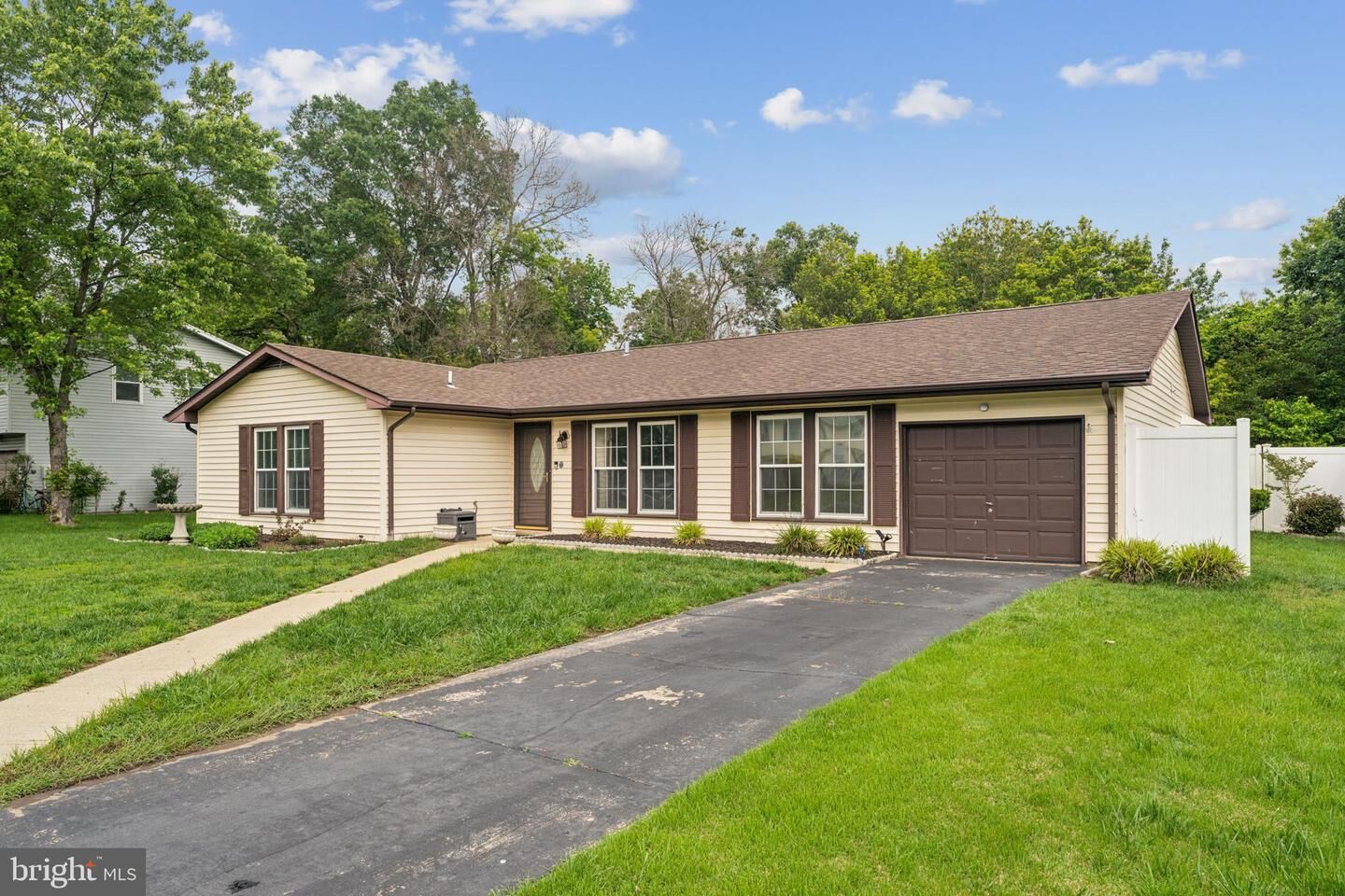 Property Photo:  610 University Drive  MD 20602 
