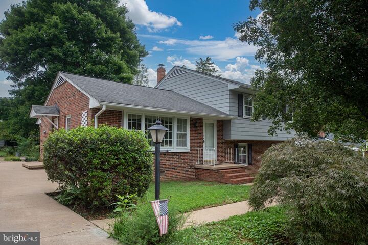 209 Stonewall Drive  Fredericksburg VA 22401 photo
