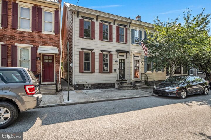 41 S East Street  Carlisle PA 17013 photo