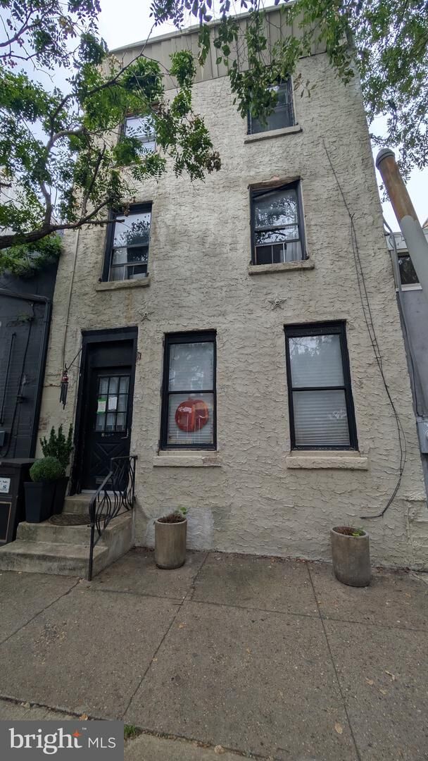 2107 E Susquehanna Avenue  Philadelphia PA 19125 photo