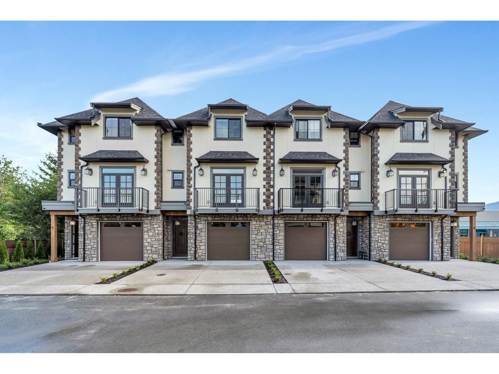 Property Photo: 6590 Fern Street 8 BC V2R 2Z7