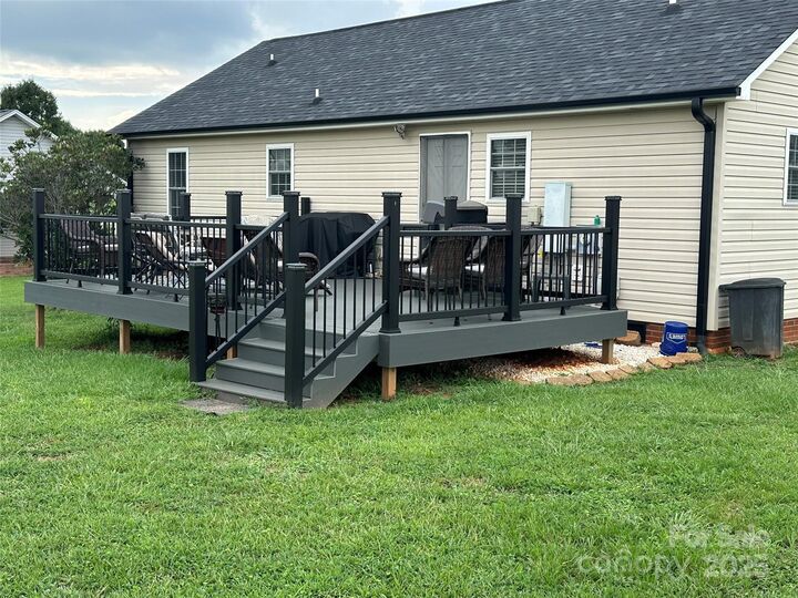 Property Photo:  3817 Spike Lane  NC 28168 