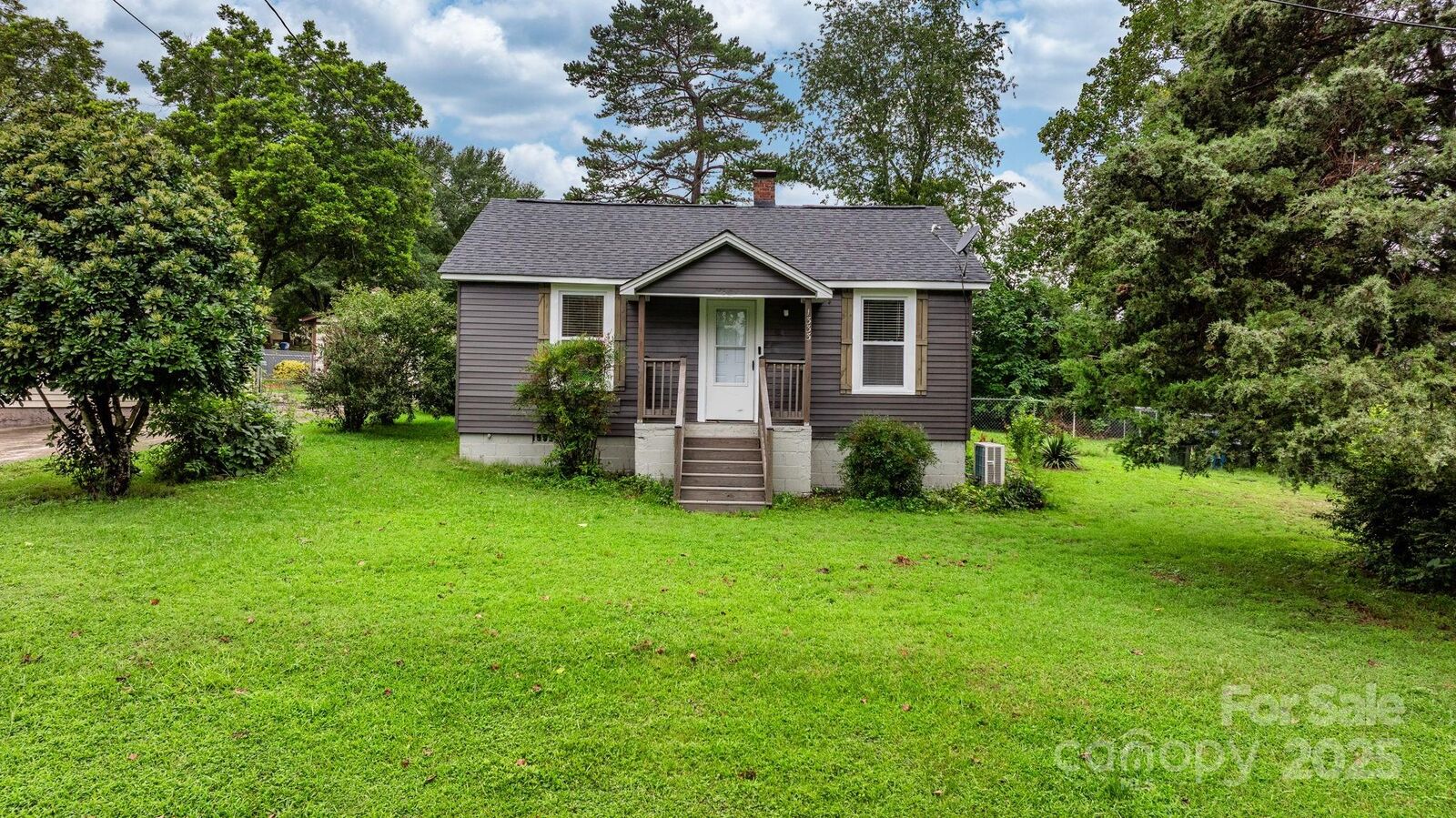 Property Photo:  1333 13th Street NE  NC 28601 