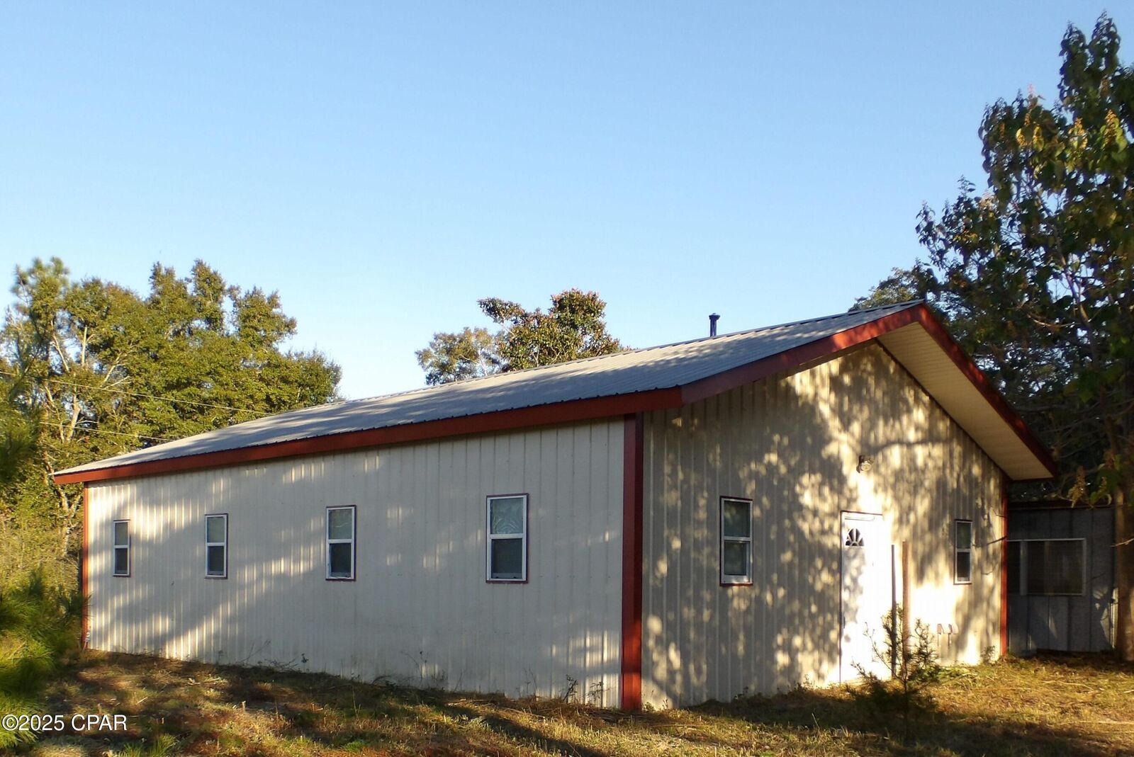 Property Photo: 5491 Highway 77 FL 32428