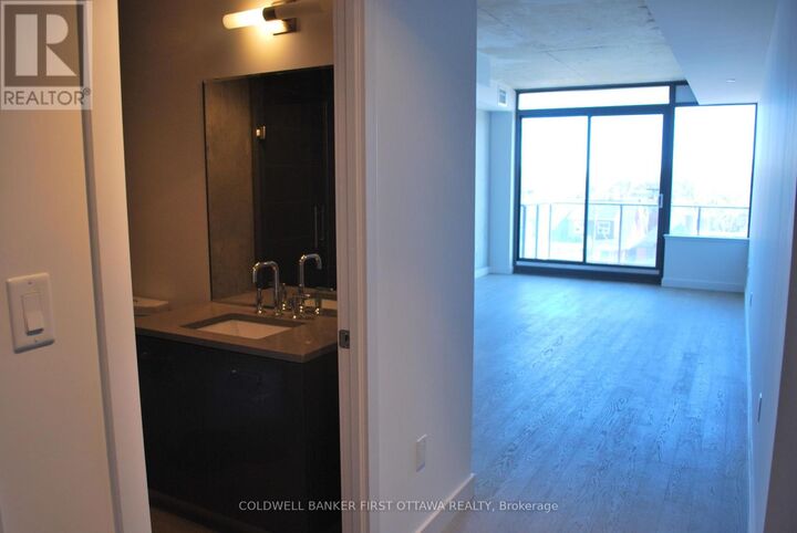 Property Photo: 224 Lyon Street North 502 ON K1R 0C1