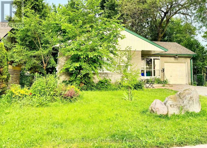 Property Photo:  272 Conestoga Avenue  ON L4C 2H2 