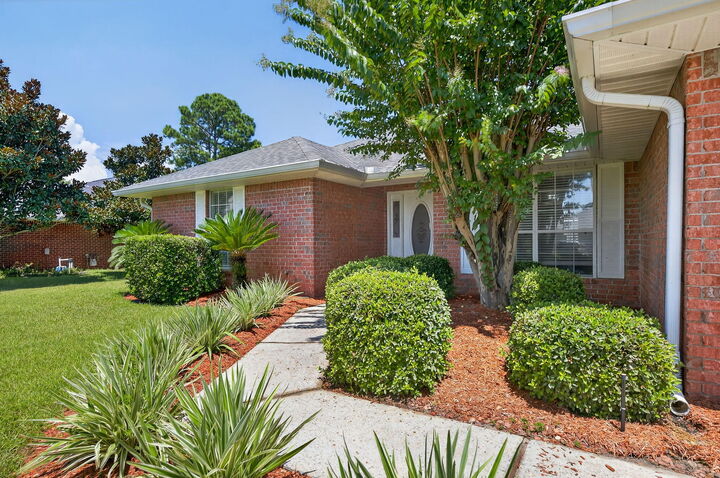 Property Photo: 336 S Shore Drive FL 32550