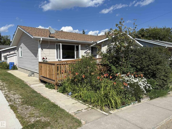 4824 49 Avenue  Sangudo AB T0E 2A0 photo